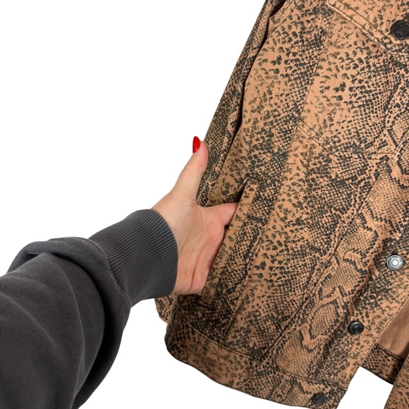 Free People Snakeskin Print Trucker Jacket Sz S Oversized - Picture 3 of 6